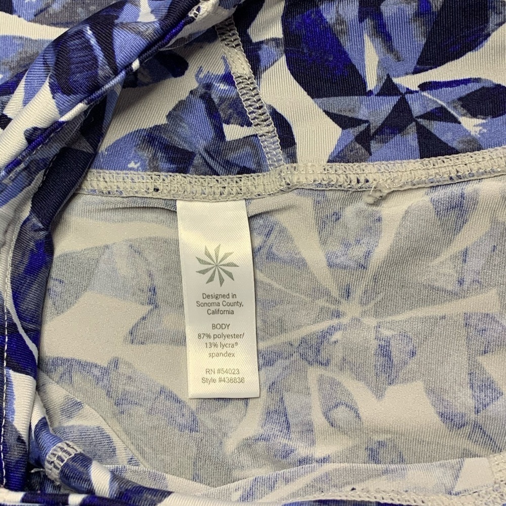 Athleta Blue and White Floral Capri Leggings - Picture 5 of 7